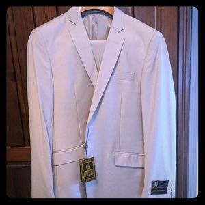 Men's Brand New Trim Fit Suit 42R